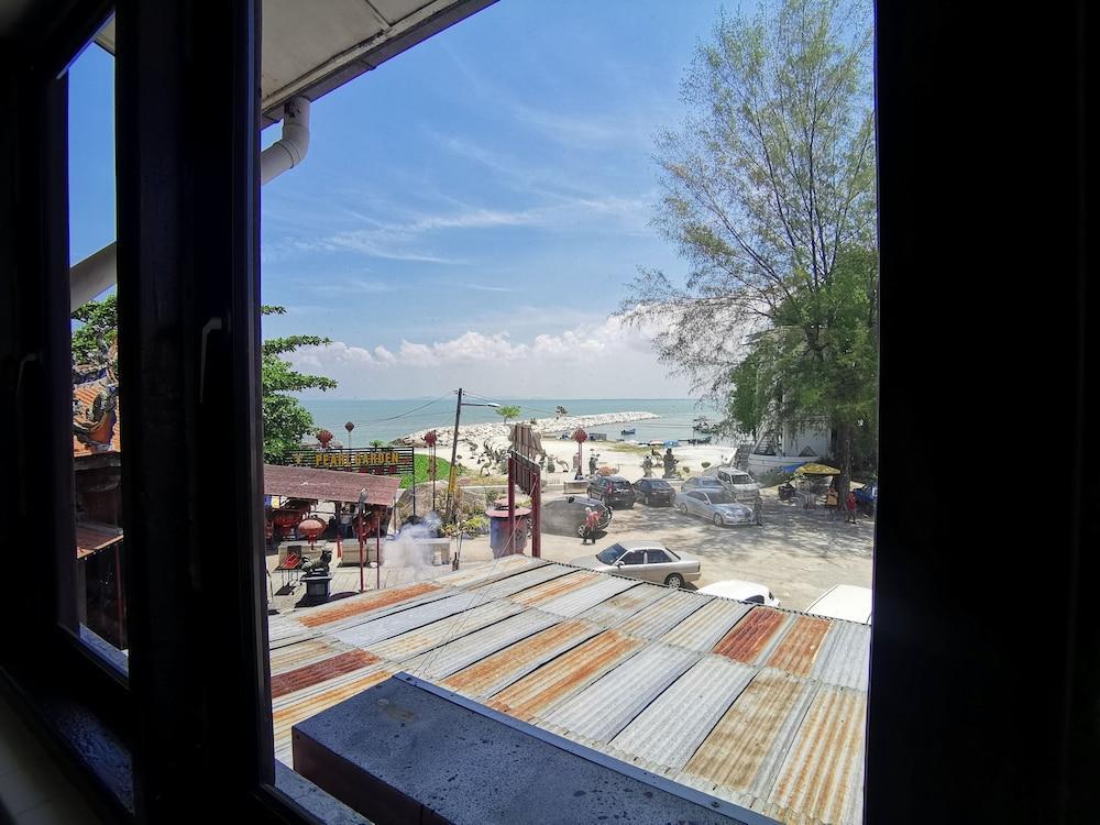 8 Boutique By The Sea Hotell Tanjung Tokong Exteriör bild