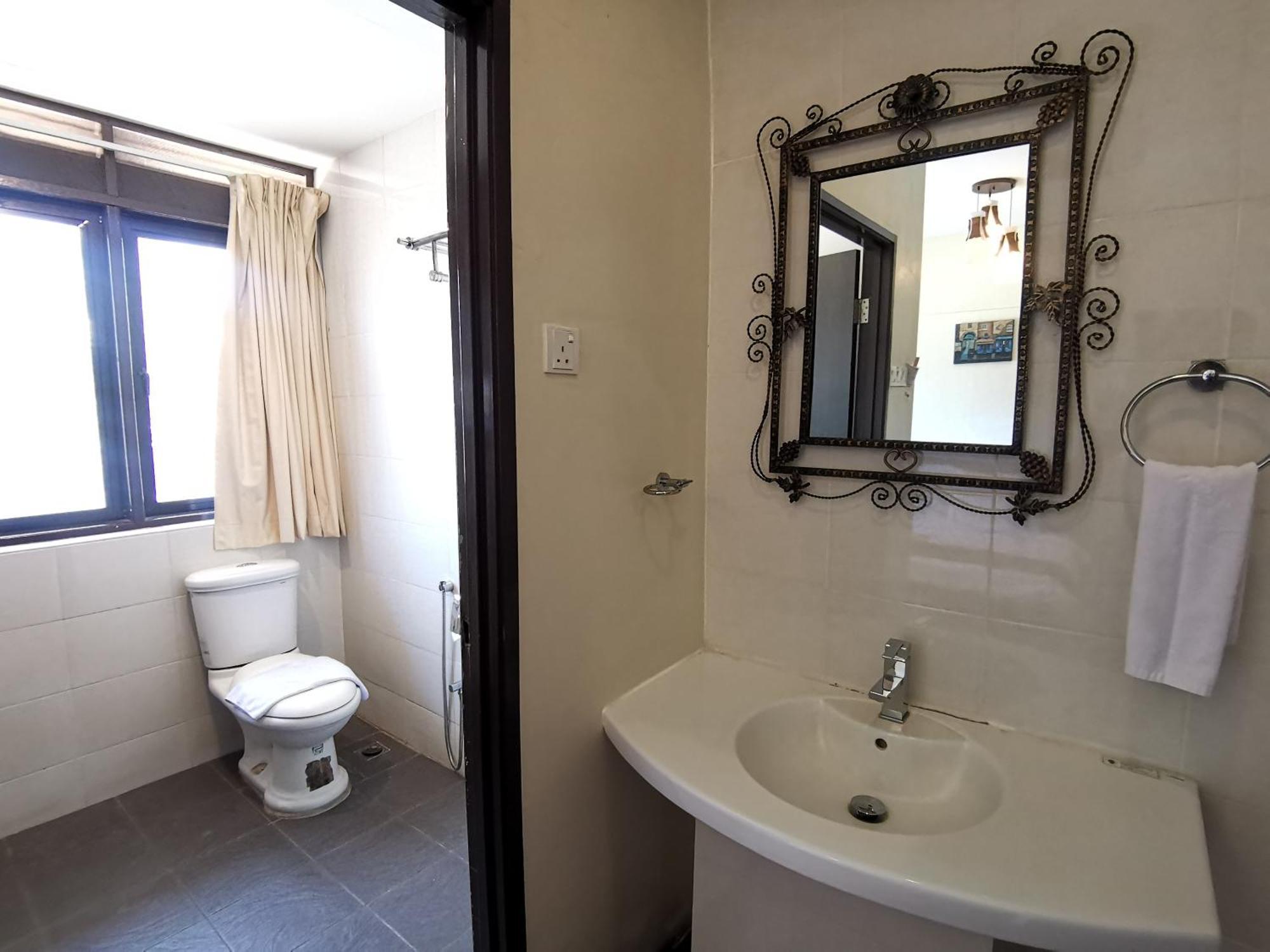 8 Boutique By The Sea Hotell Tanjung Tokong Exteriör bild