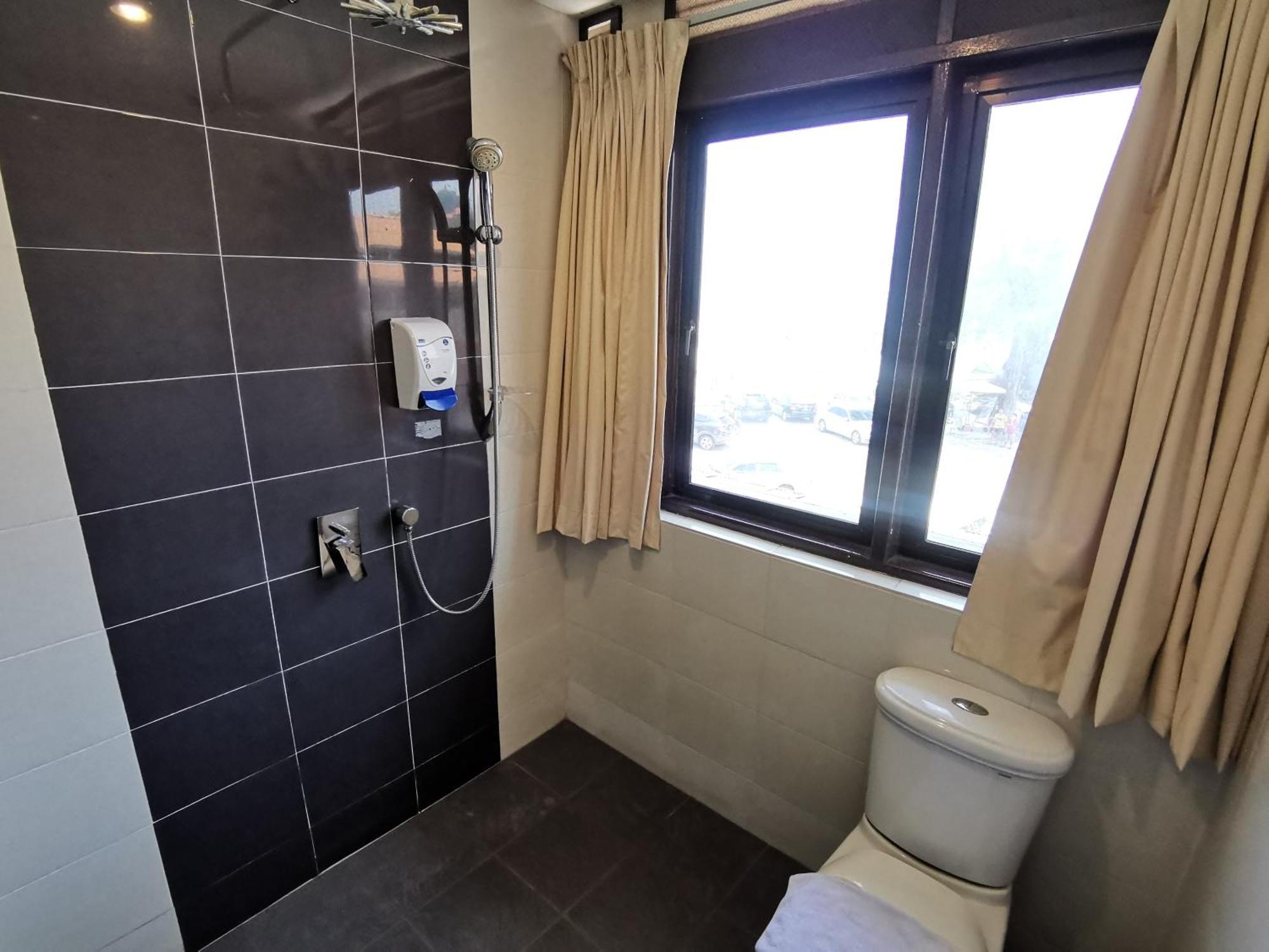 8 Boutique By The Sea Hotell Tanjung Tokong Exteriör bild