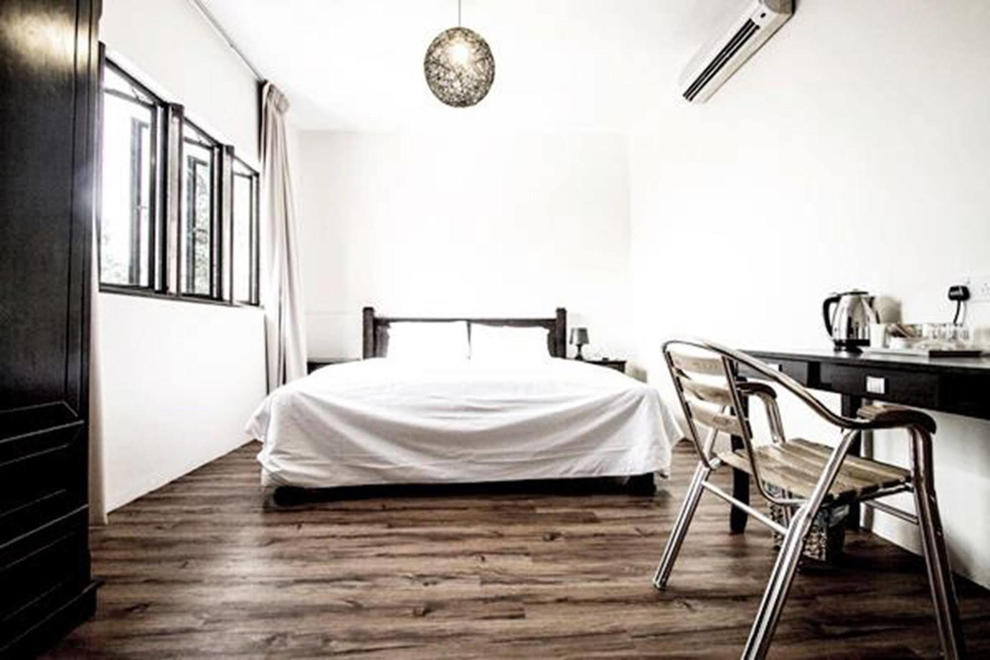8 Boutique By The Sea Hotell Tanjung Tokong Exteriör bild