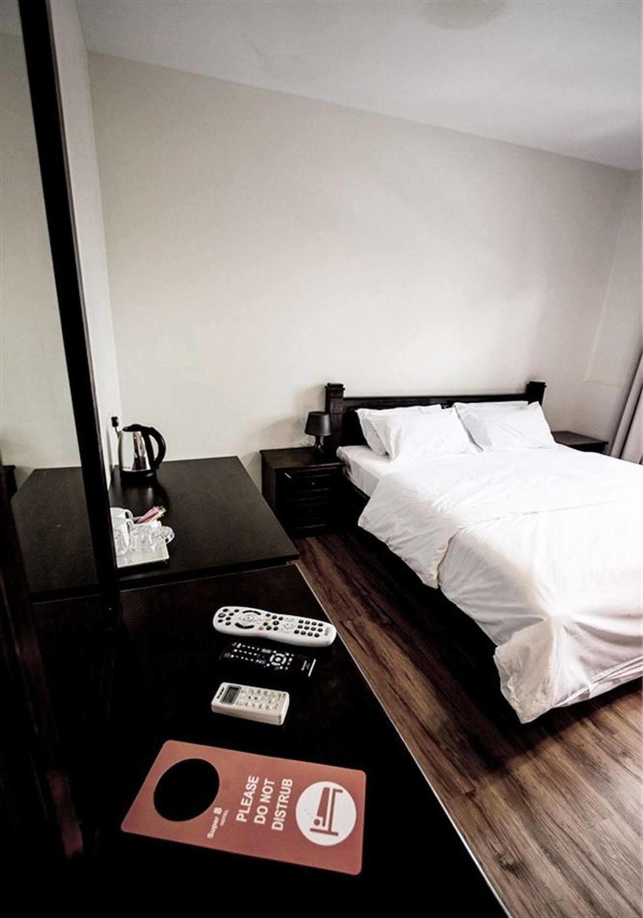 8 Boutique By The Sea Hotell Tanjung Tokong Exteriör bild