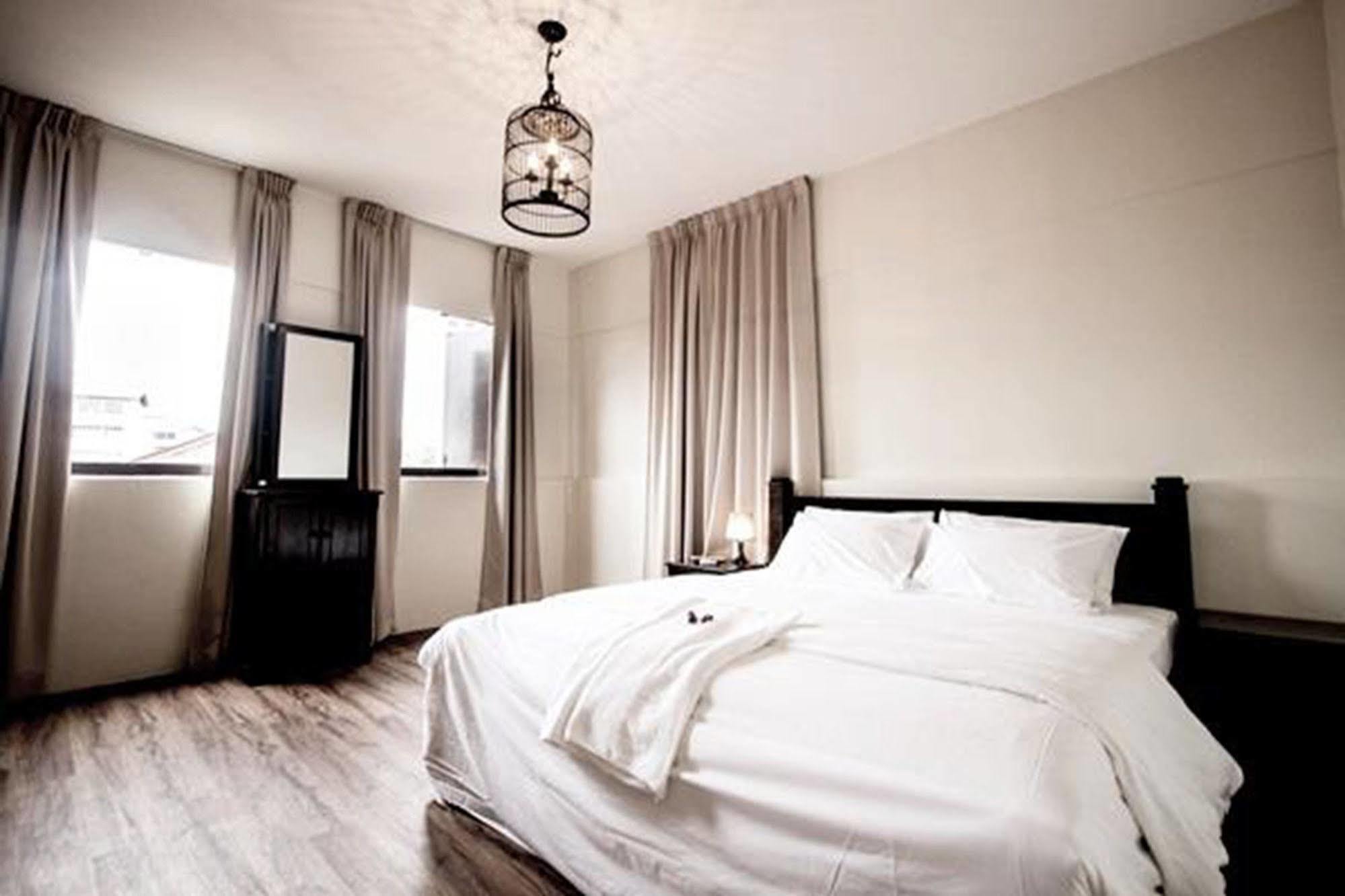 8 Boutique By The Sea Hotell Tanjung Tokong Exteriör bild