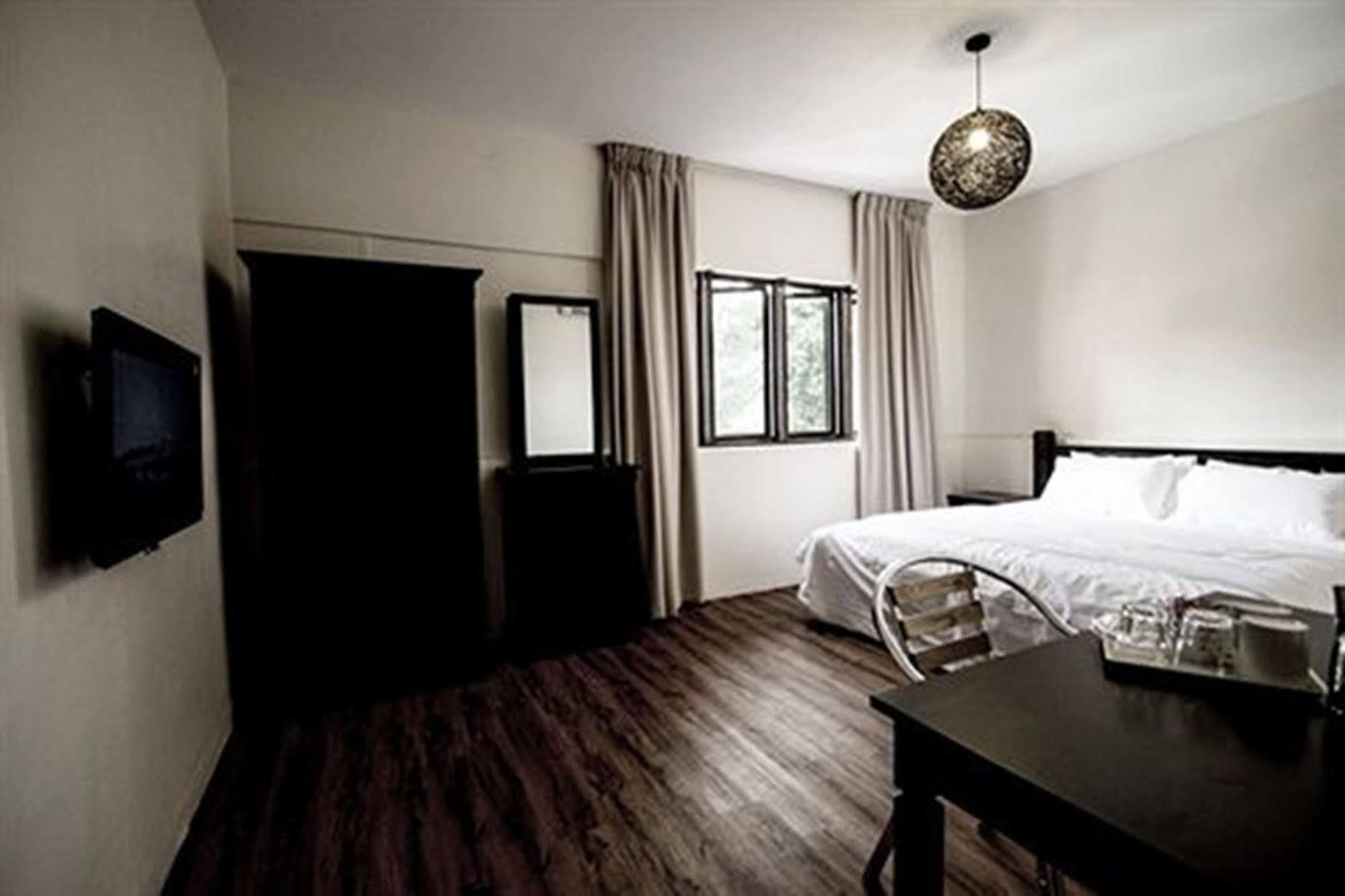 8 Boutique By The Sea Hotell Tanjung Tokong Exteriör bild