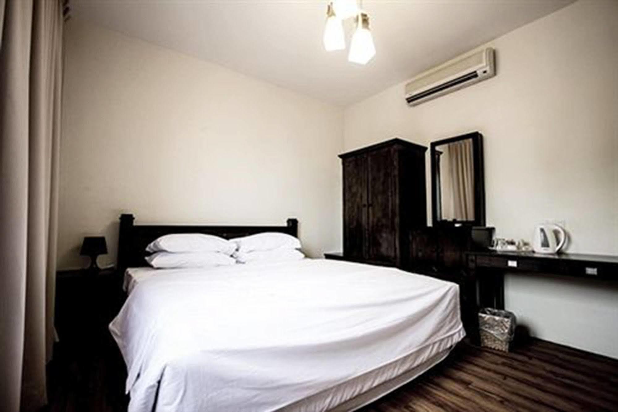 8 Boutique By The Sea Hotell Tanjung Tokong Exteriör bild