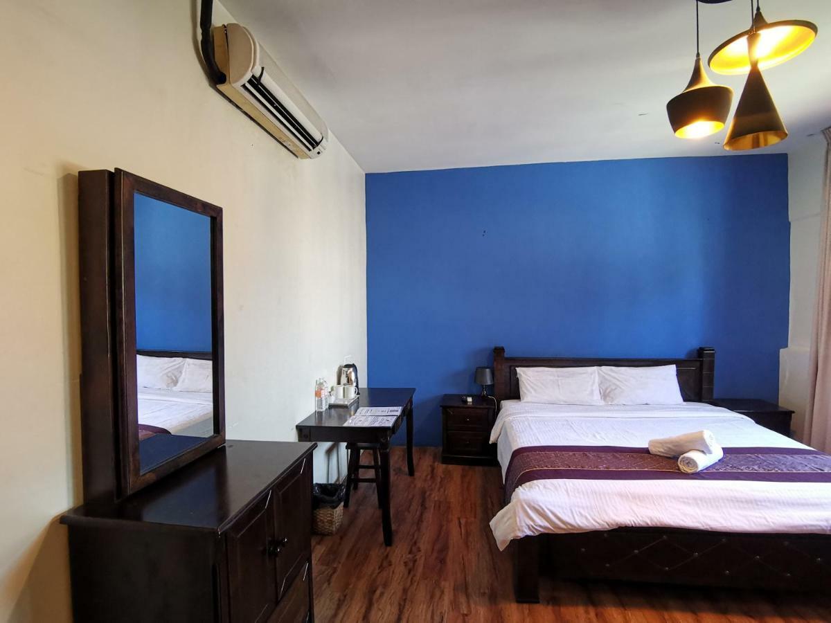 8 Boutique By The Sea Hotell Tanjung Tokong Exteriör bild