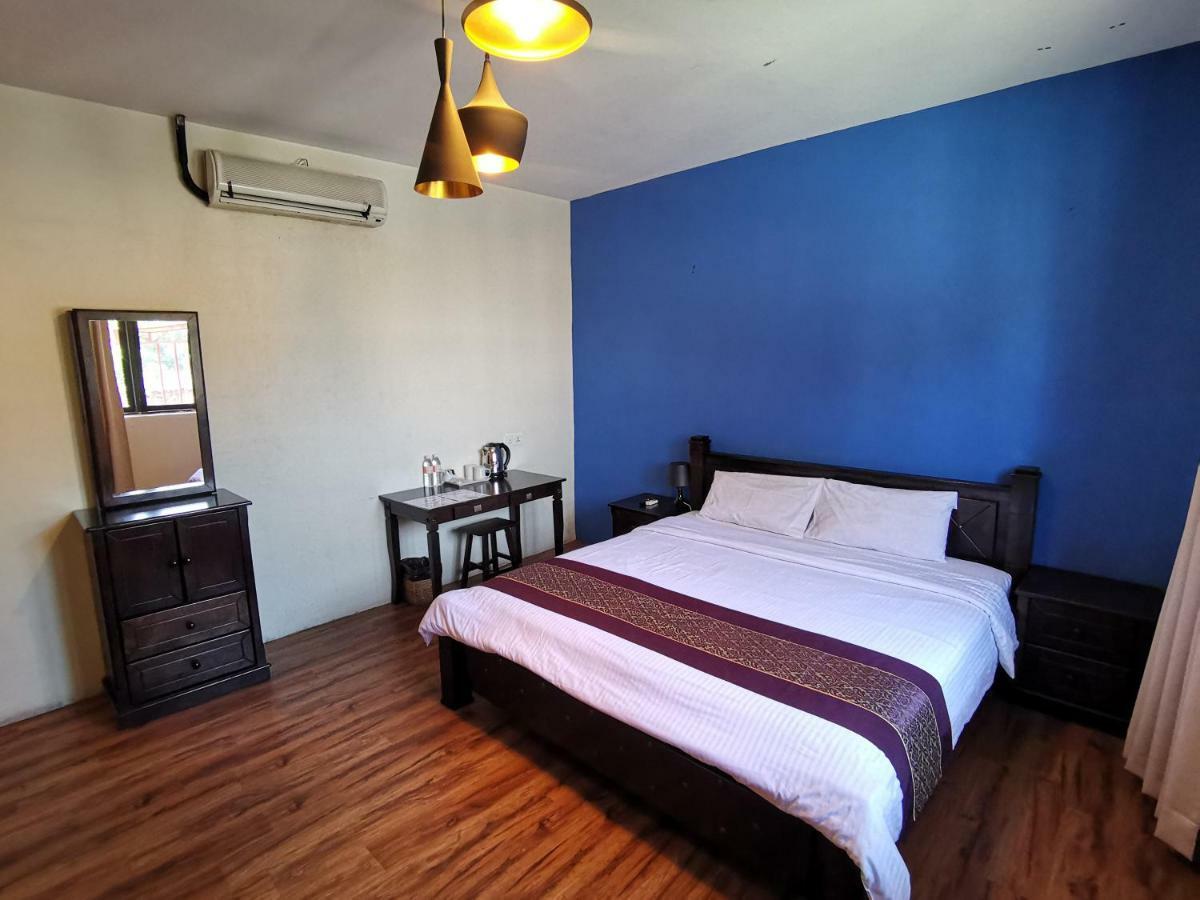 8 Boutique By The Sea Hotell Tanjung Tokong Exteriör bild