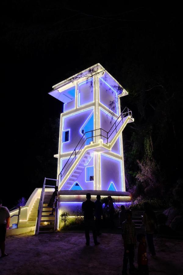 8 Boutique By The Sea Hotell Tanjung Tokong Exteriör bild